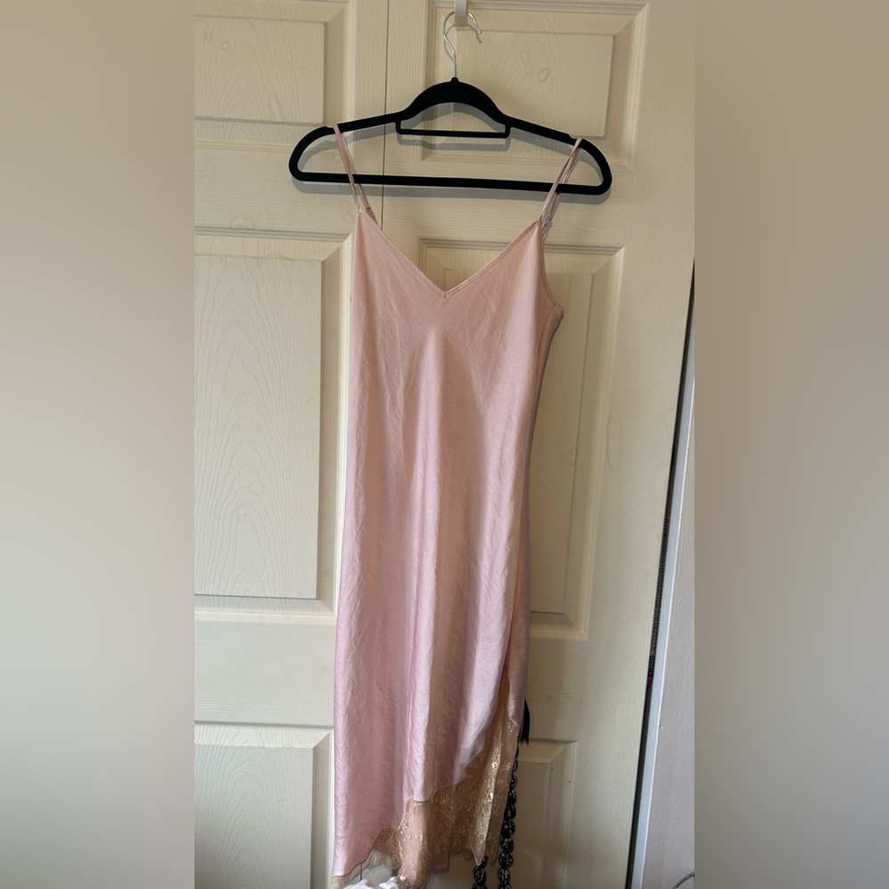 Aritzia dress in brand new condition moving so need to empty my closet